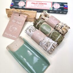 Geschenkset mit natuerlichen Raeucherstaebchen und einem handgefertigten Staender – Matcha7