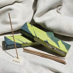 Scentsual – natuerliche japanische Raeucherstaebchen mit Staender – frischer Matcha2